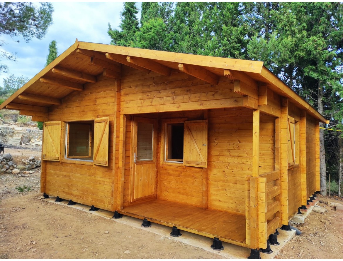 Casa de madera "FAY, 70MM” montada en Tarragona